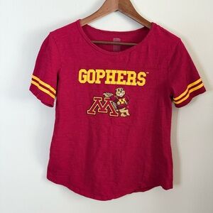 University of Minnesota Gophers Women’s Small Maroon Graphic Tee